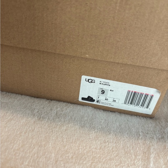 LIGHTLY WORN ugg fluffita platform slides SZ 9 WOMENS - Picture 5 of 5